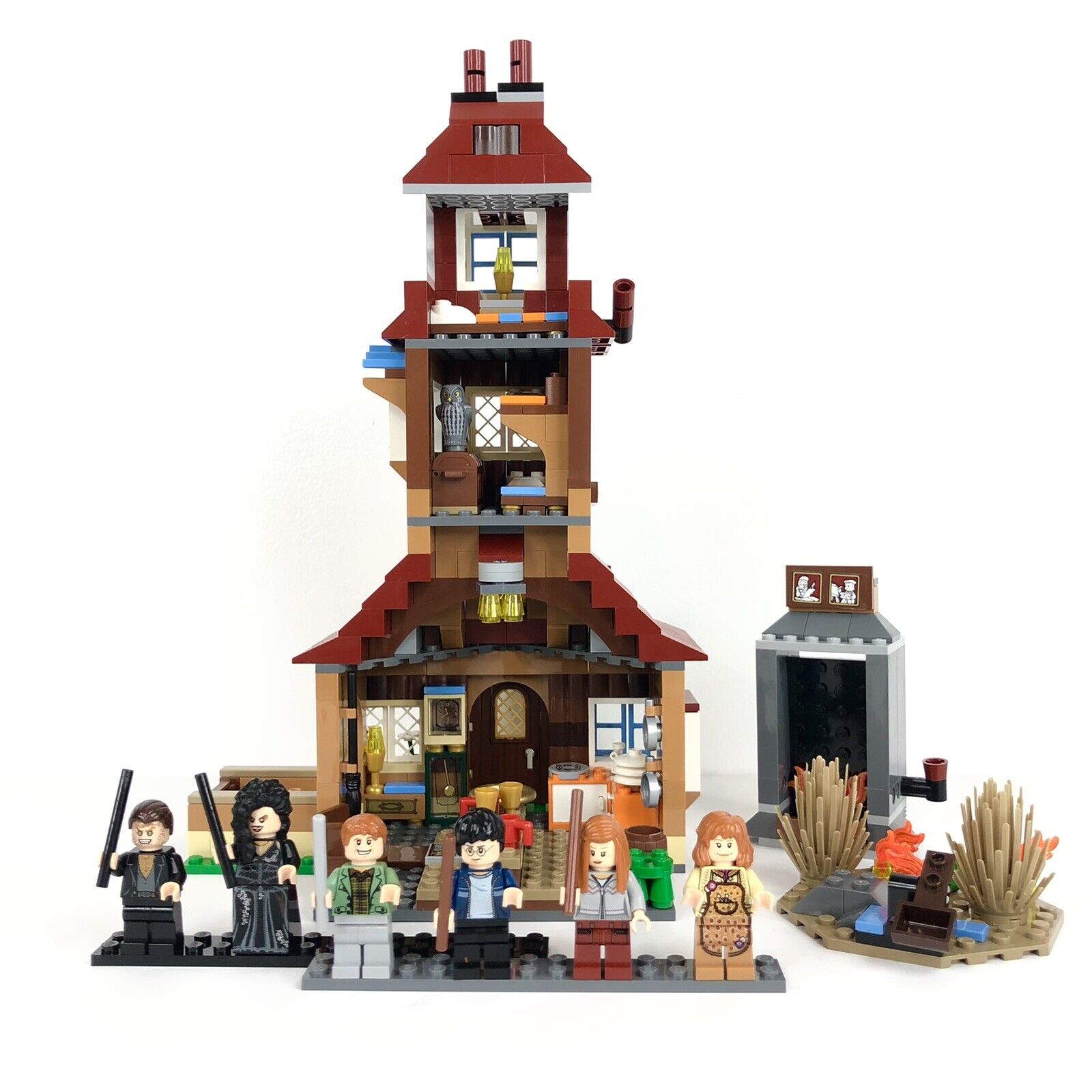 4840 LEGO¨ Harry Potterª The Burrow1
